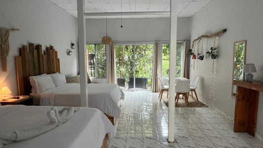Private Room for 1 or 2 People
